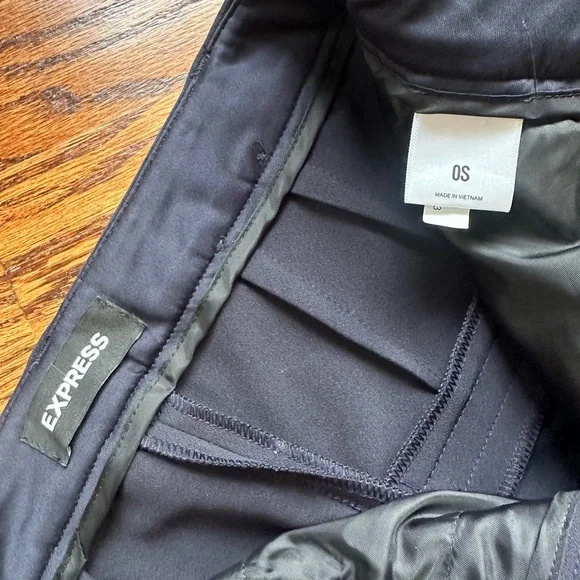 Express dress pants, straight super high rise, 0 short
NEW w tags. Navy - Picture 2 of 2